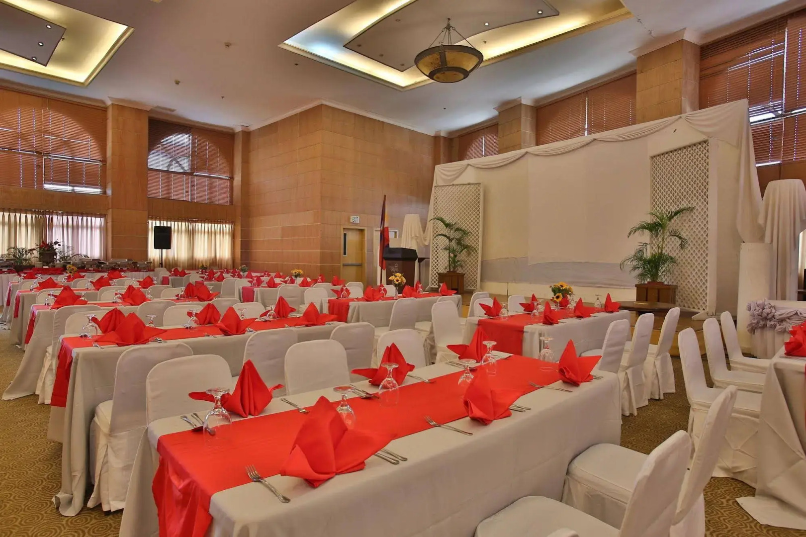 Crown Regency Suites & Residences - Mactan