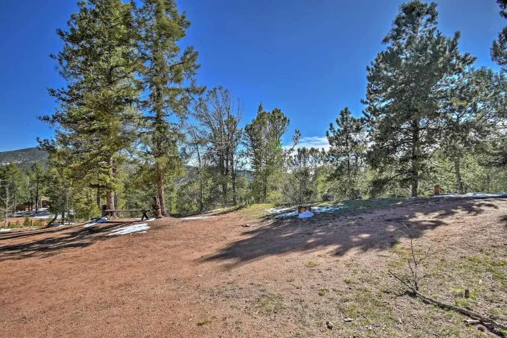Cabin w/ Mtn Views - 5 Mi to Mueller State Park!