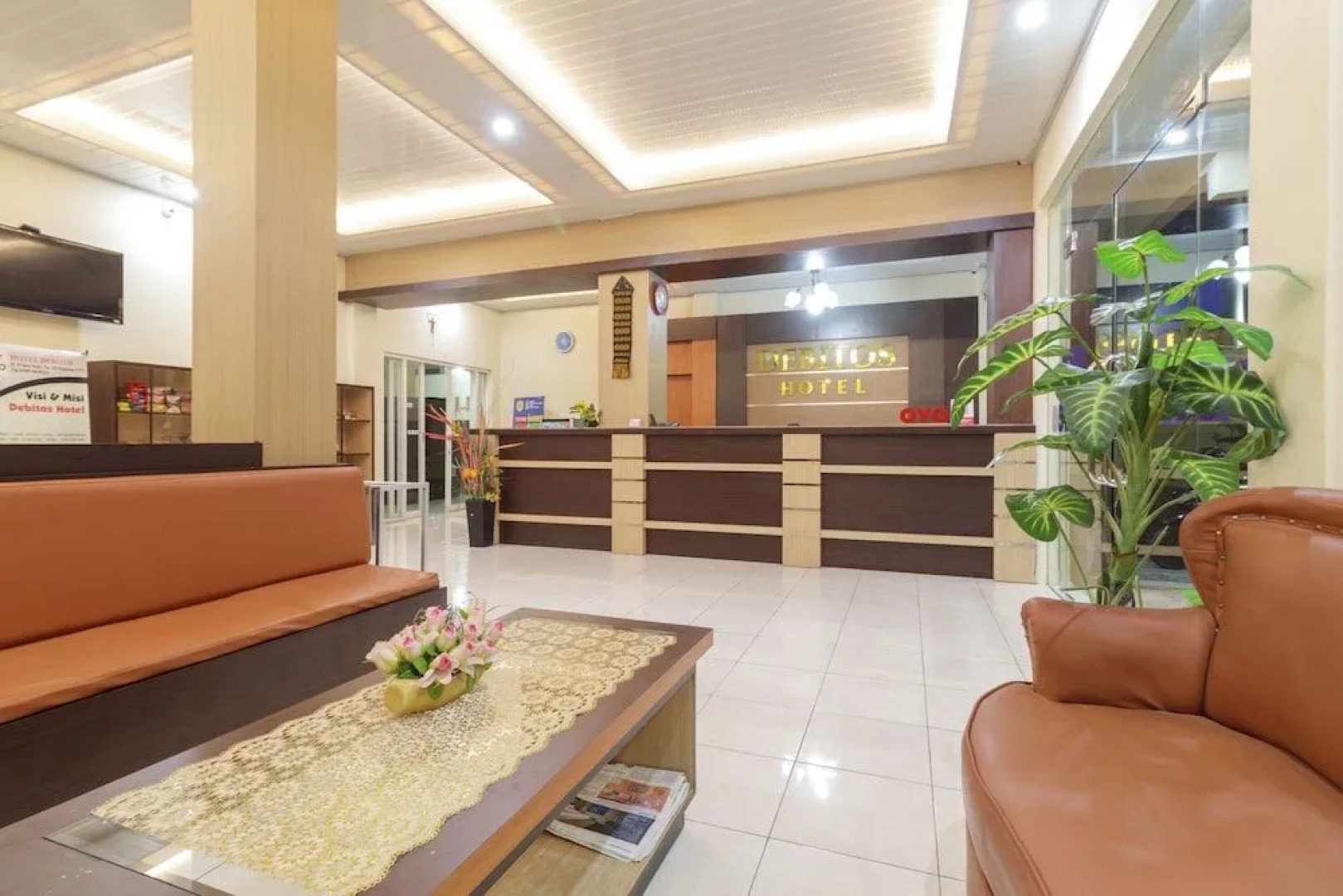 OYO 2814 Debitos Hotel