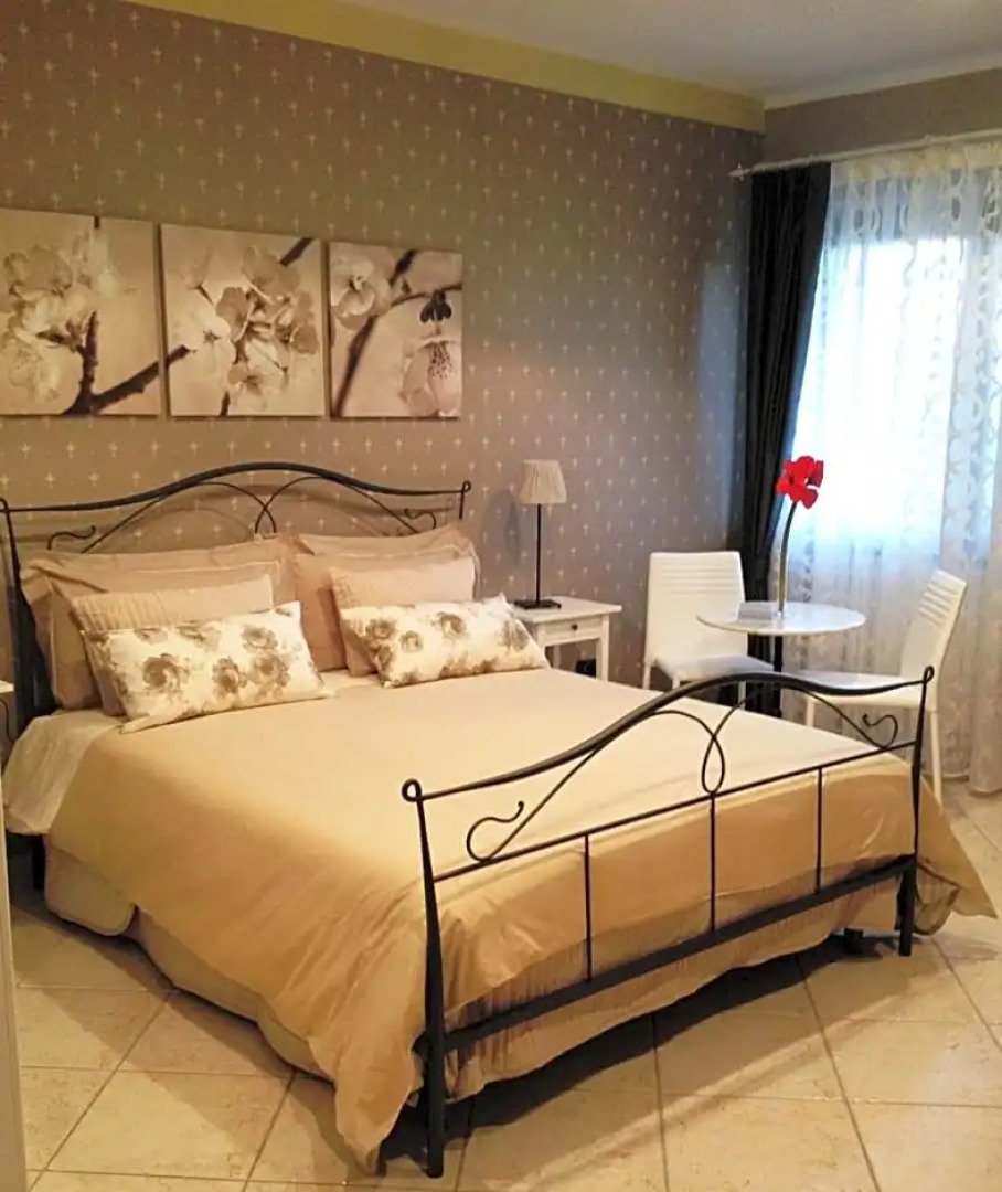 Cherry House Bed&Breakfast