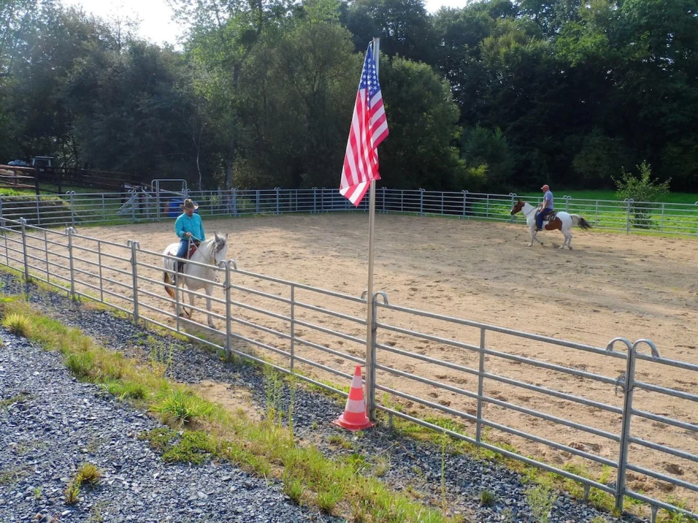 House With 2 Bedrooms in Chanteloup, With Wonderful Lake View, Furnish