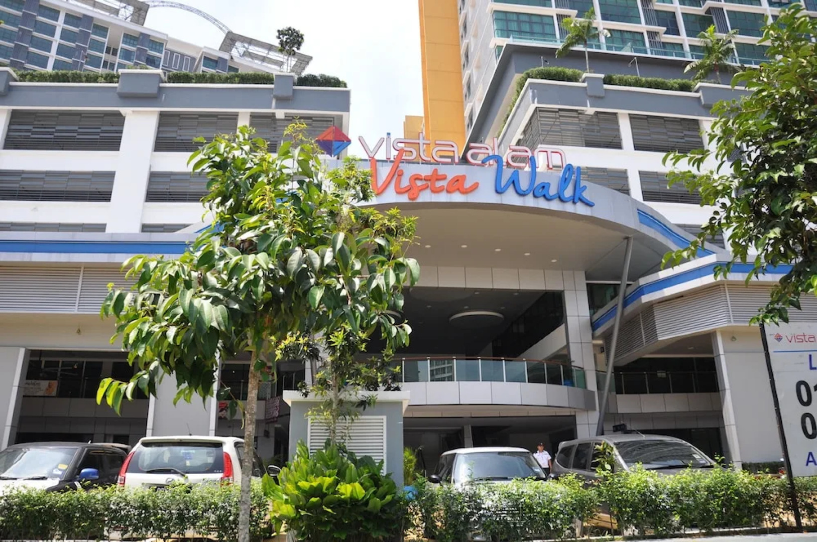 Lawang Suite 1 Bedroom Corner Apartment