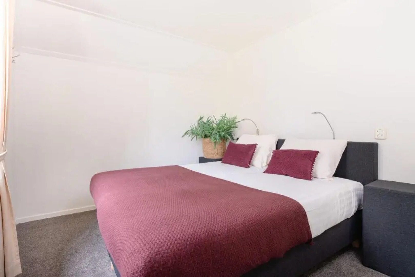 Luxury group accommodation for 14 people