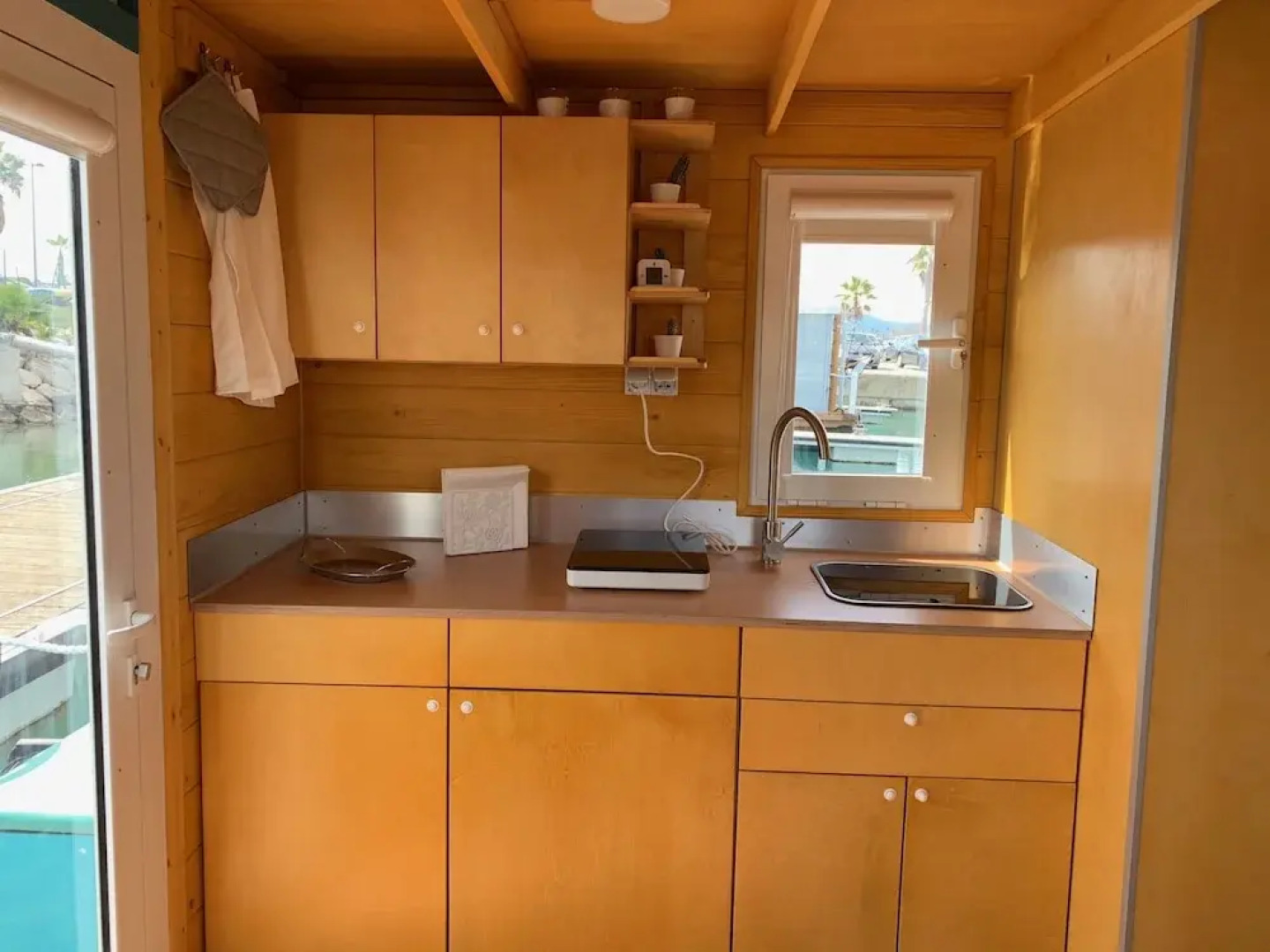 Vintage Classic 70s Boat!