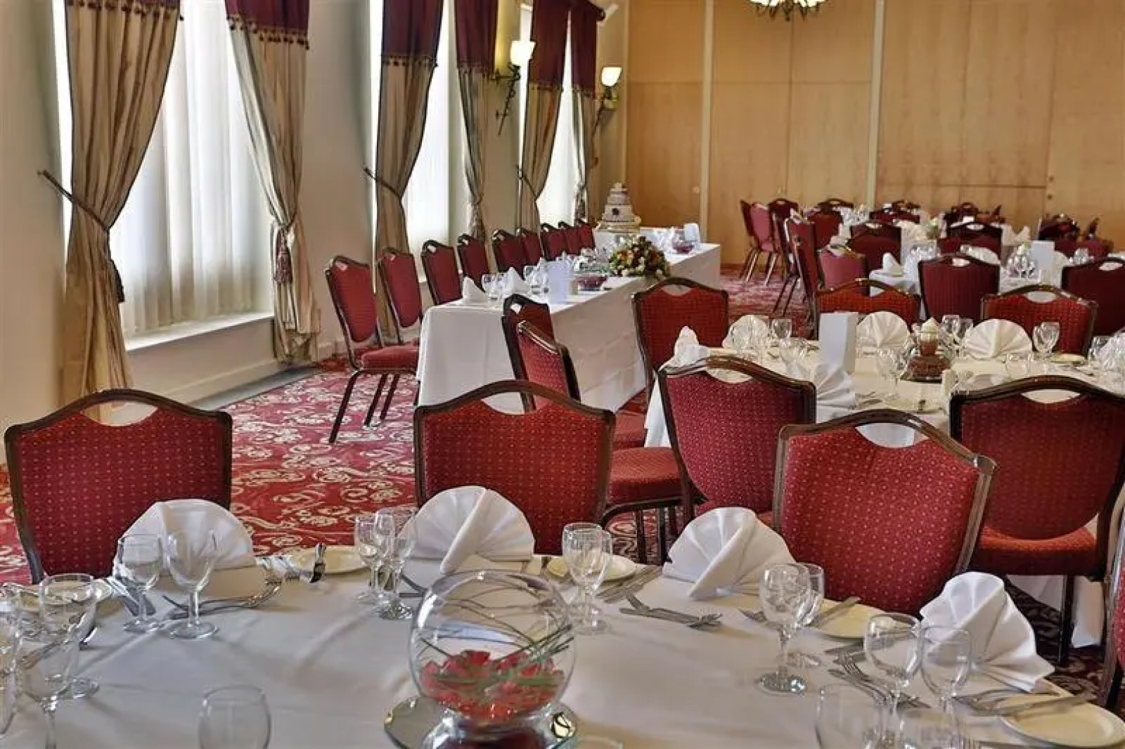 Best Western Three Swans Hotel