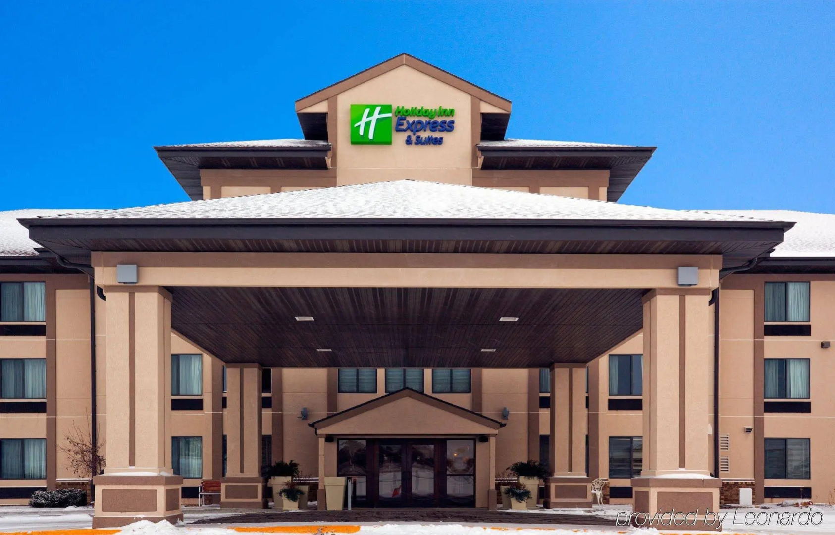 Holiday Inn Express & Suites Winner by IHG