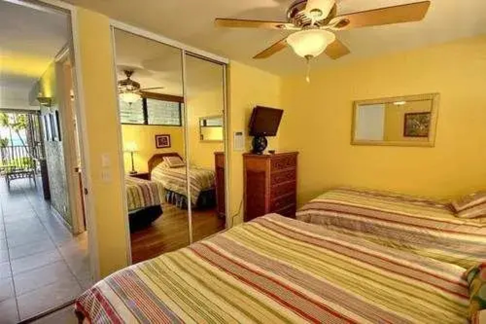 Pohailani 128 by RedAwning