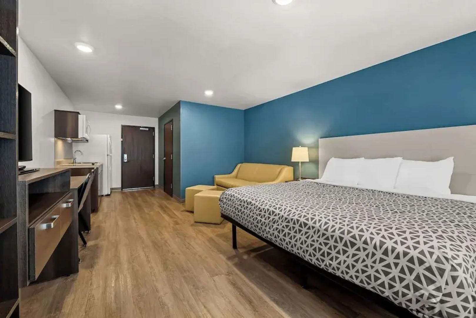 Woodspring Suites Loves Park Rockford