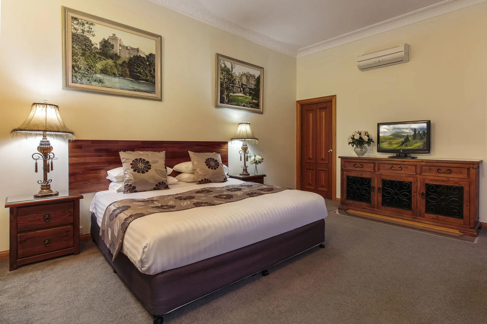 Mt Tamborine Stonehaven Boutique Hotel