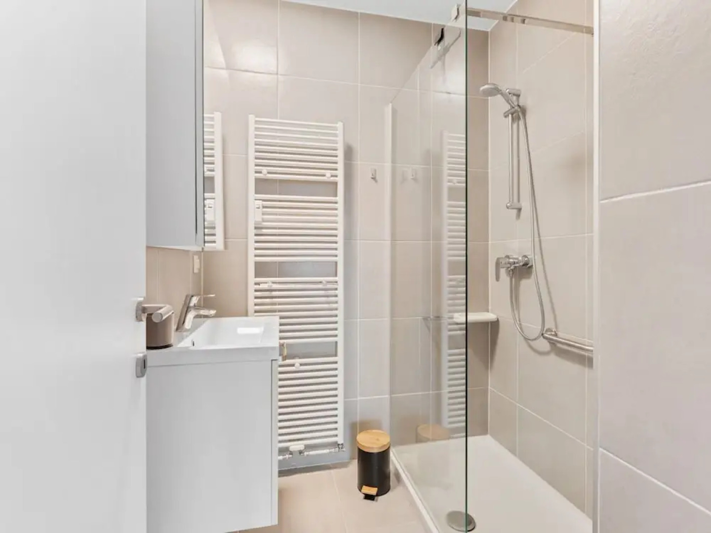 Apartment Near Train Station