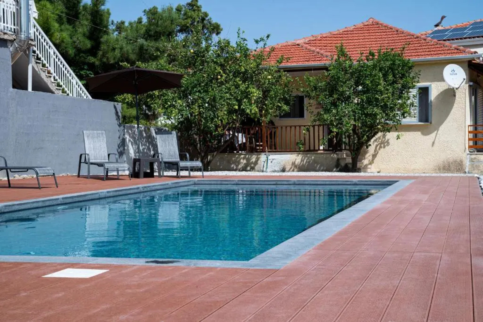 Elegant house by the sea with pool