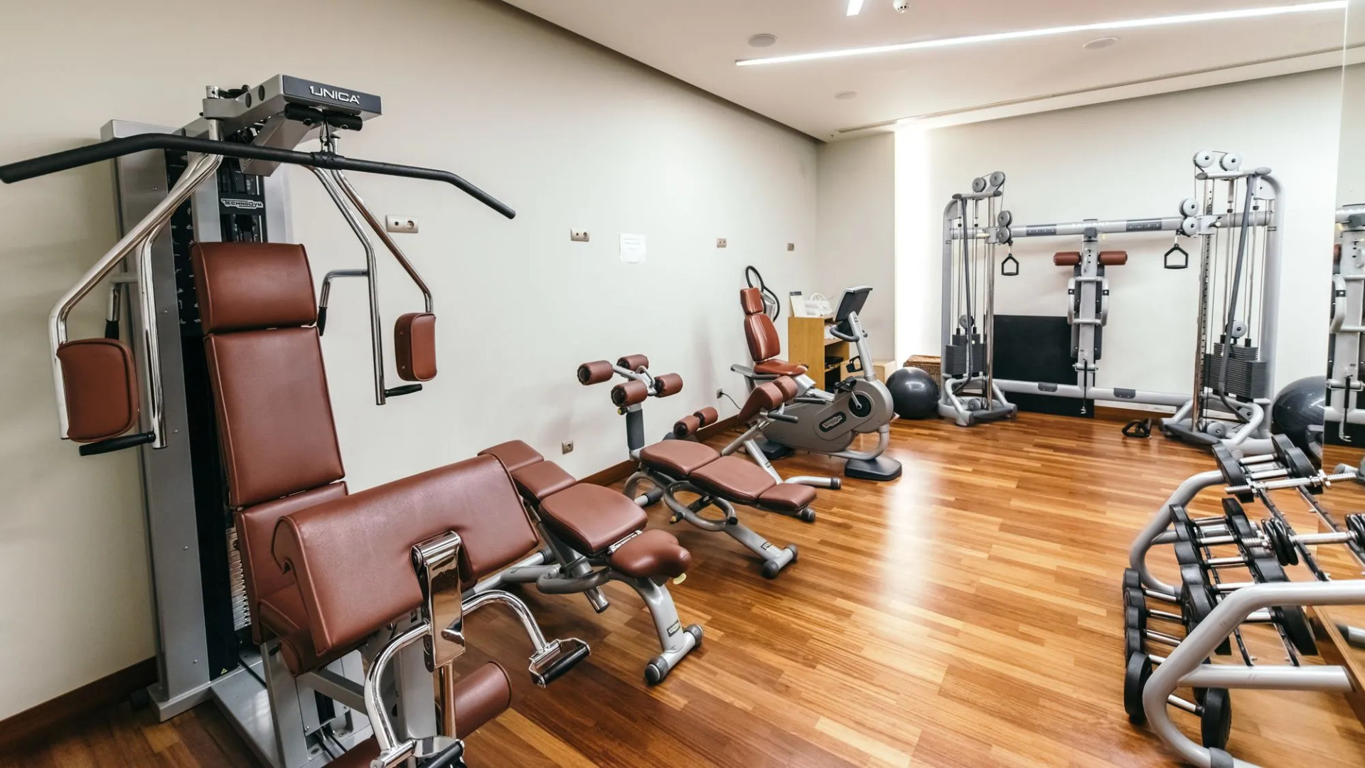 Alexander Beach hotel & Spa