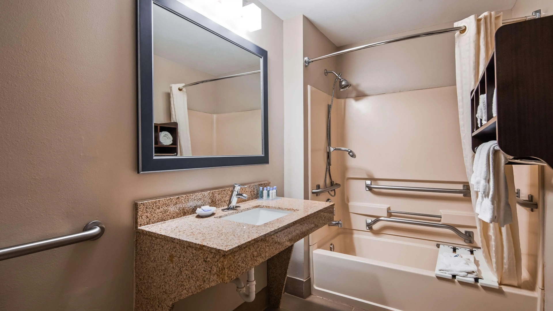 Best Western Plus McDonough Inn & Suites