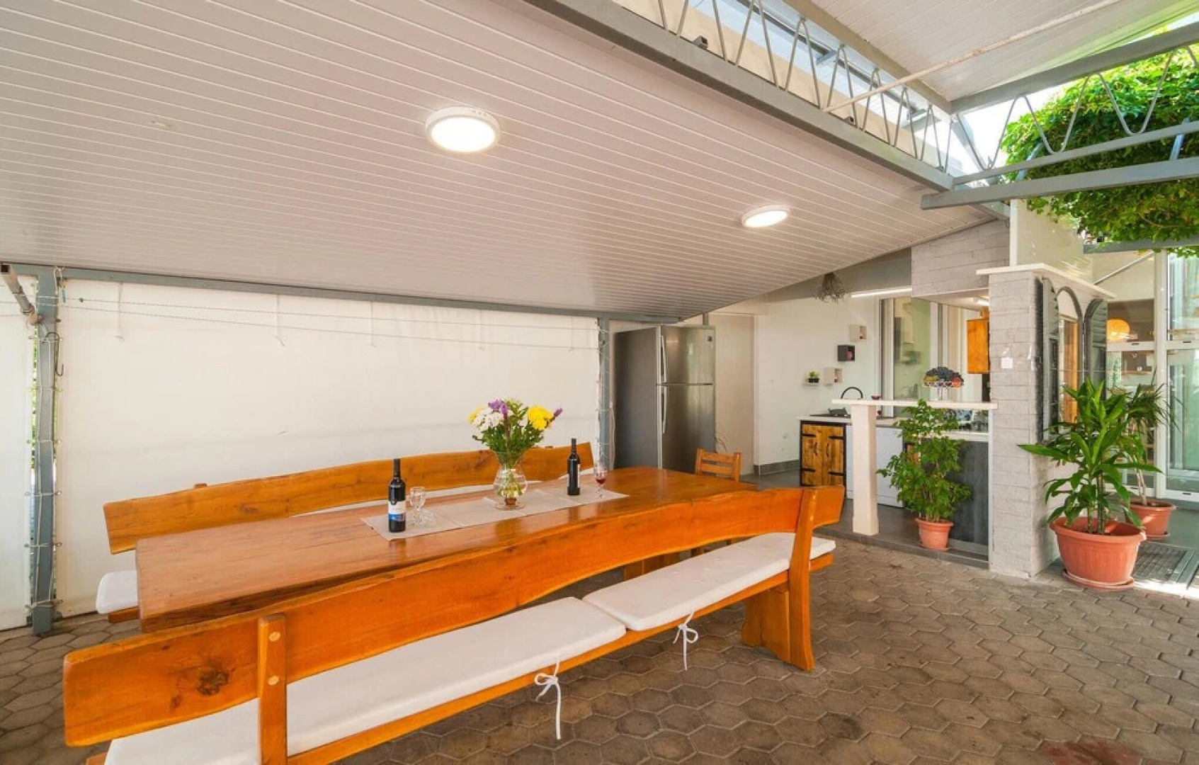 Stunning Home in Zrnovnica With Wifi and 6 Bedrooms