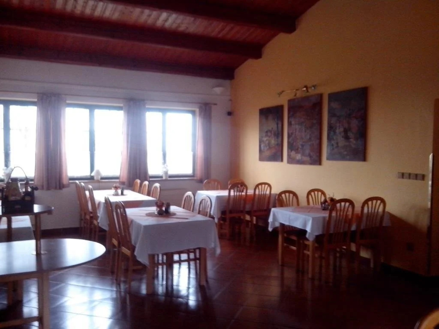 Restaurant a Pension u Hradu
