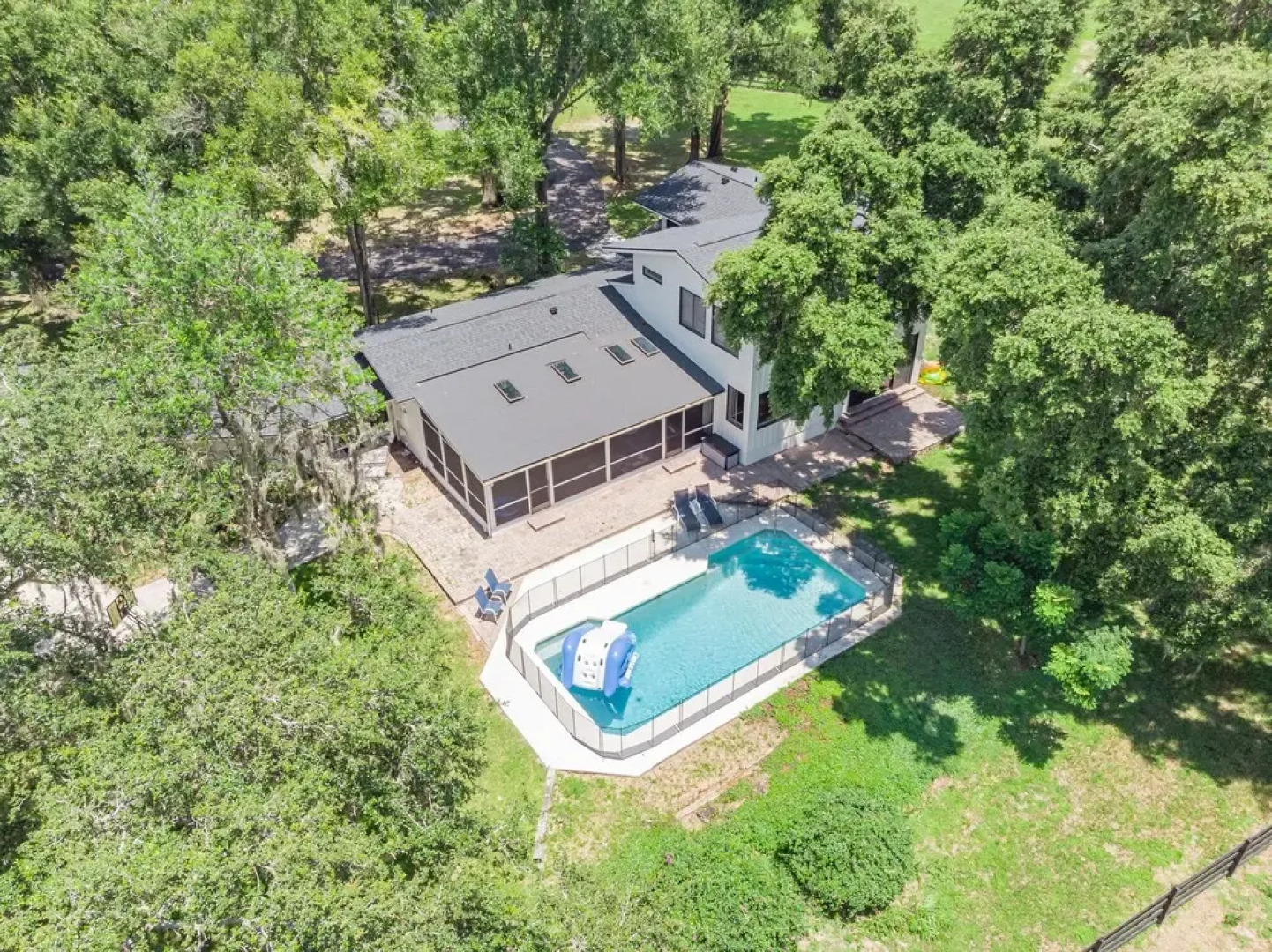 Spacious Country Estate