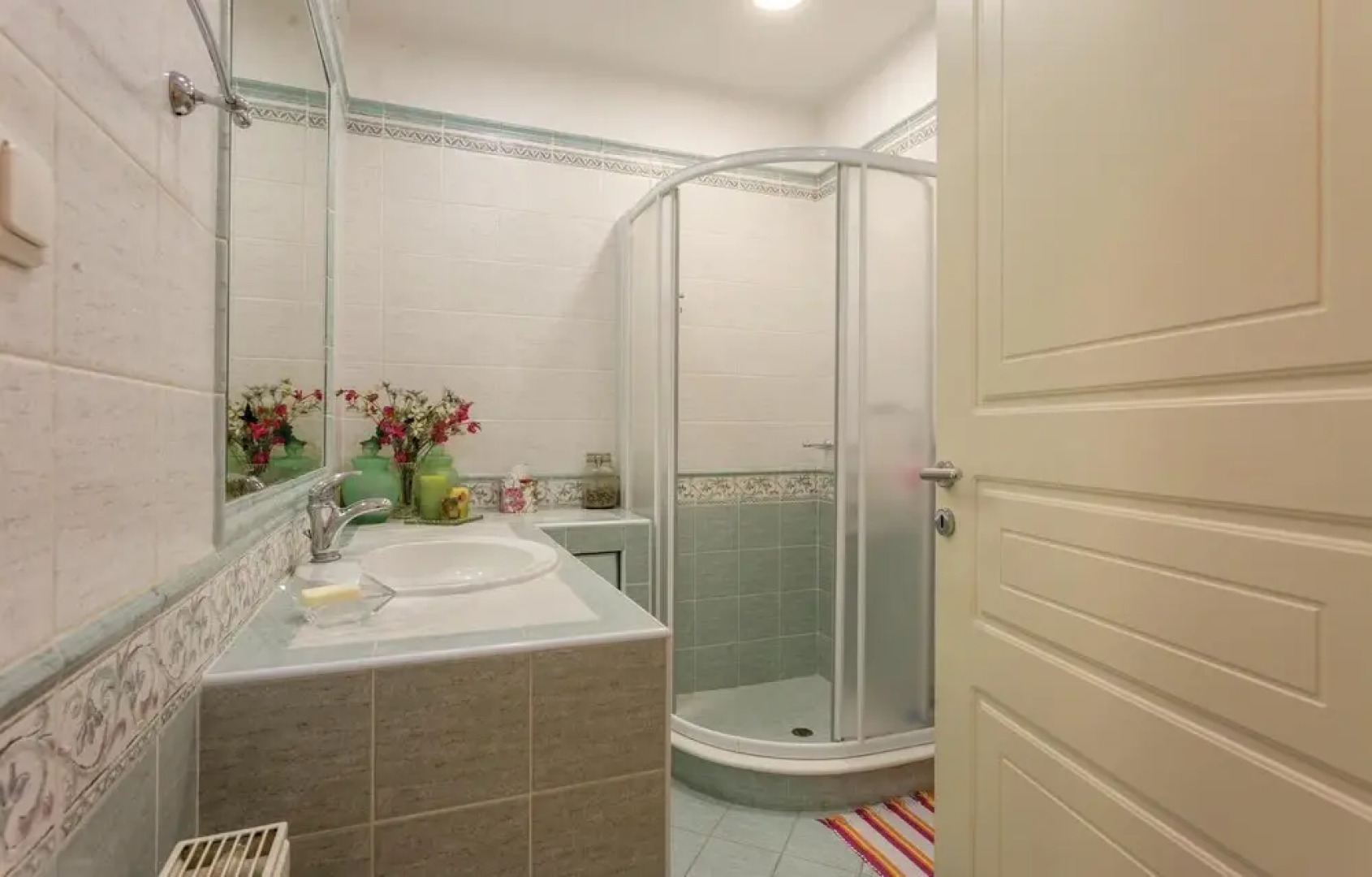 Awesome Home in Kaki Thalassa-keratea With 4 Bedrooms and Wifi