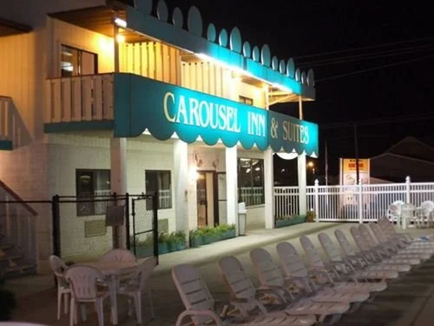 Carousel Inn & Suites