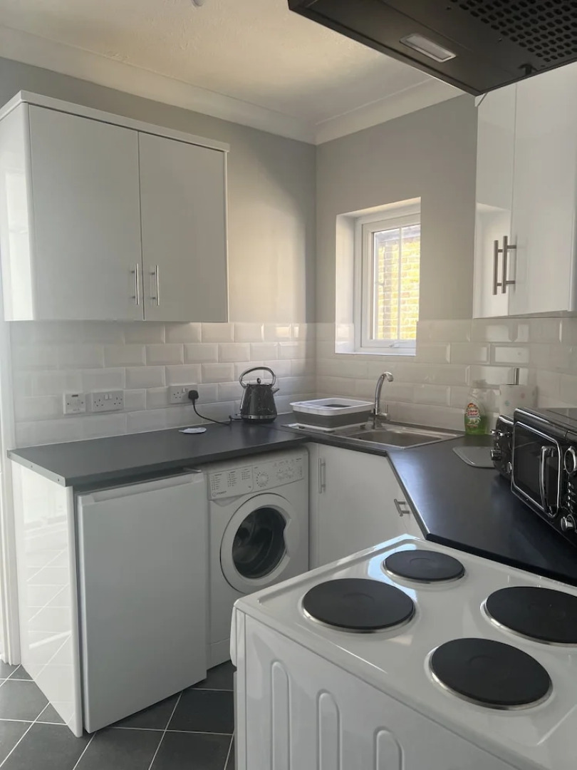 Spacious 1-bed Apartment in the Heart of Herne Bay