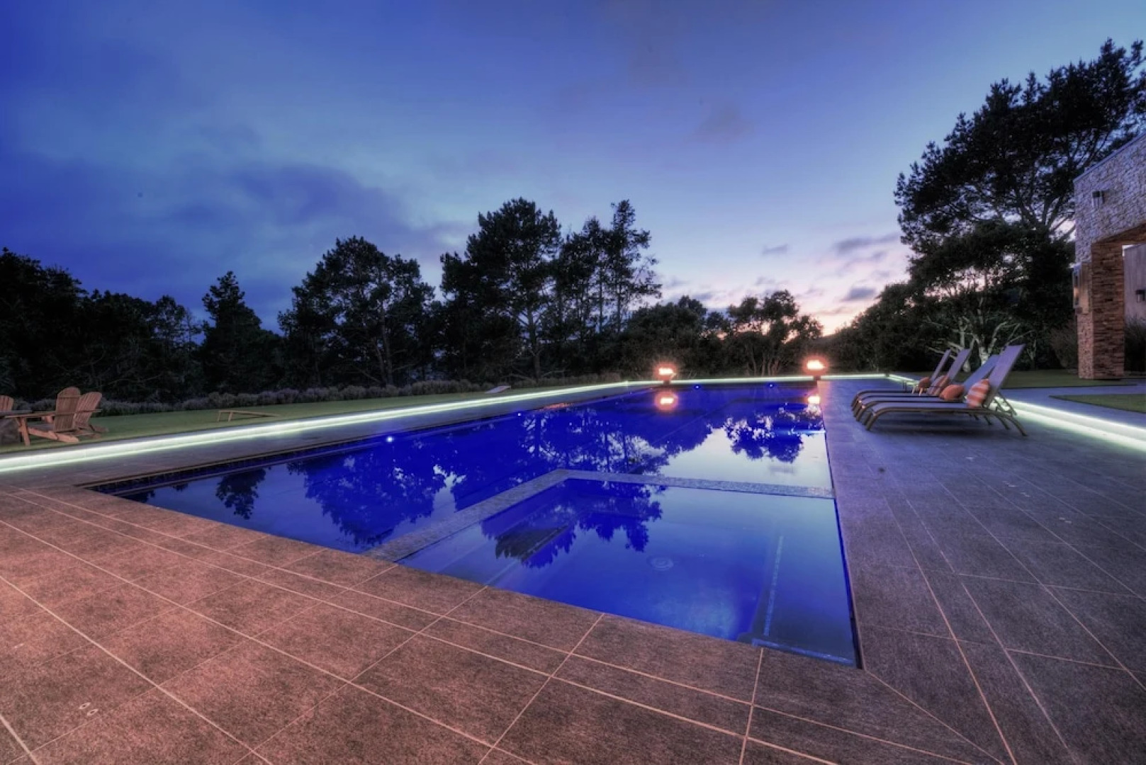 Lx1a: Luxury Contemporary Villa in The Middle of Nature