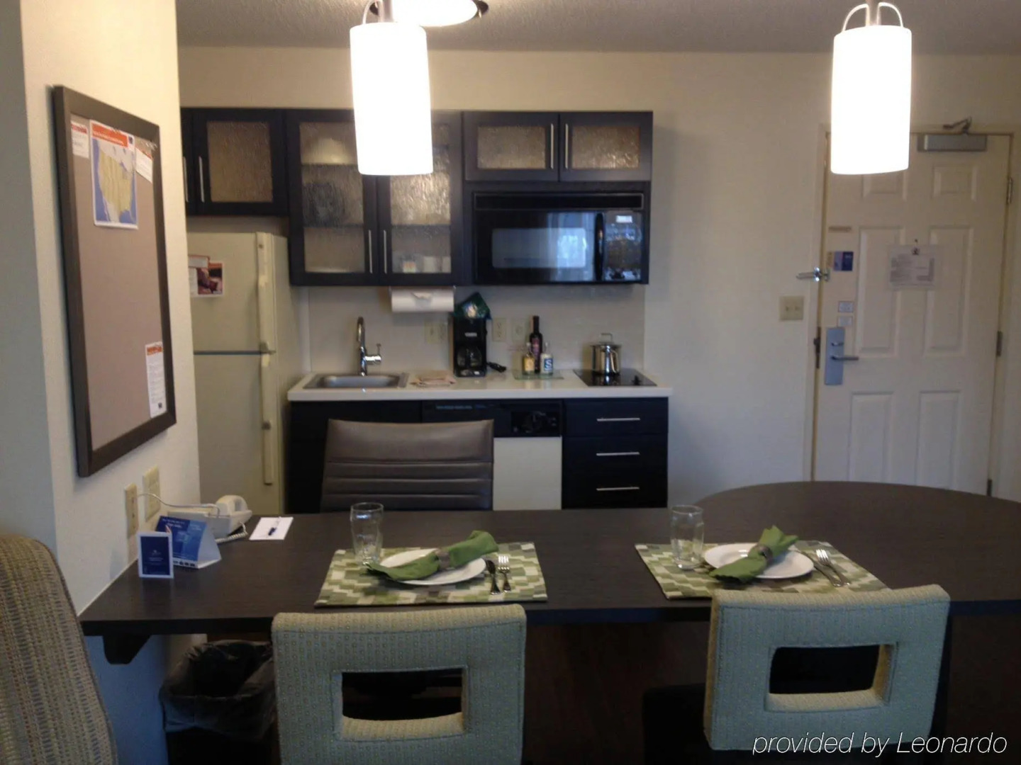 Sonesta Simply Suites Detroit Warren