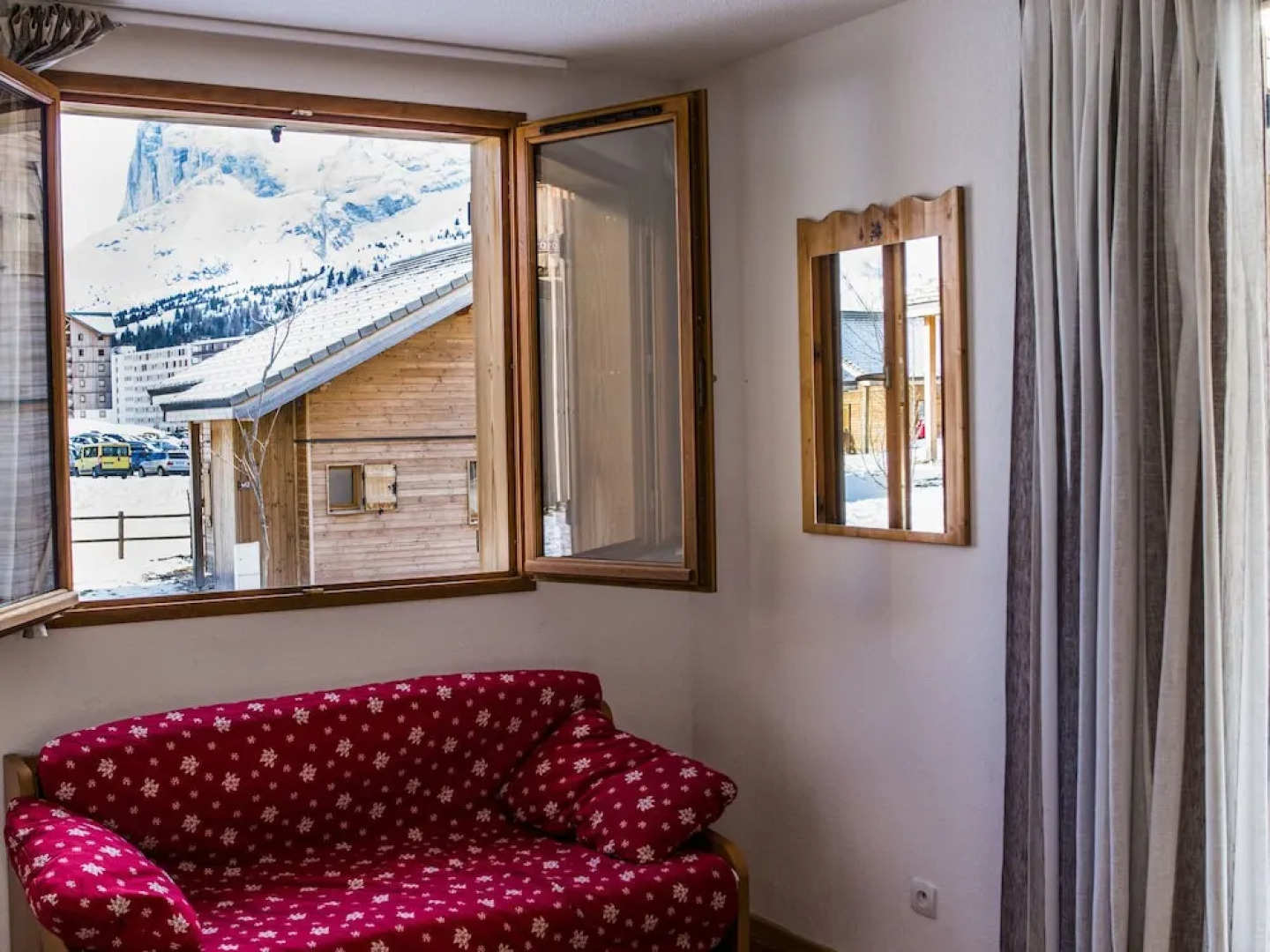 Apartment in Wooden Building in the Nice Superdévoluy
