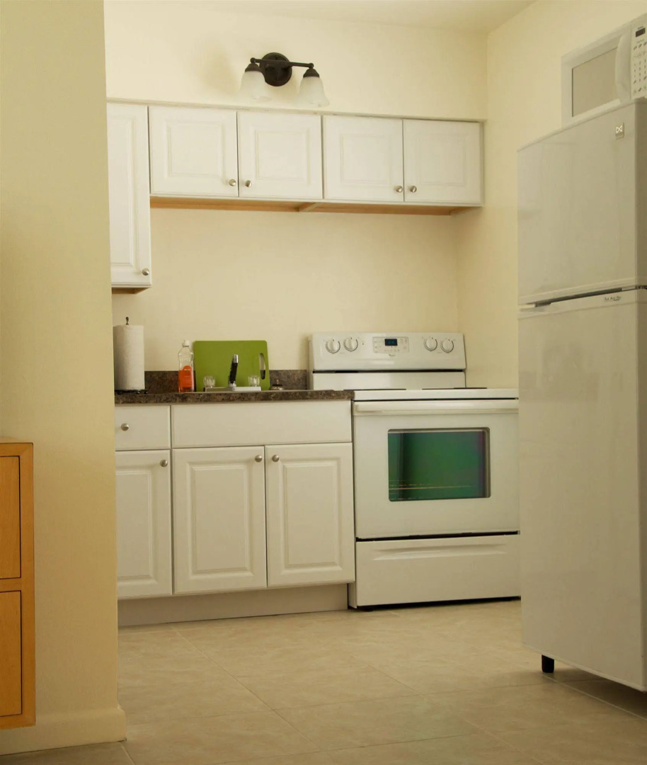 Great Escape Apartments by Lowkl