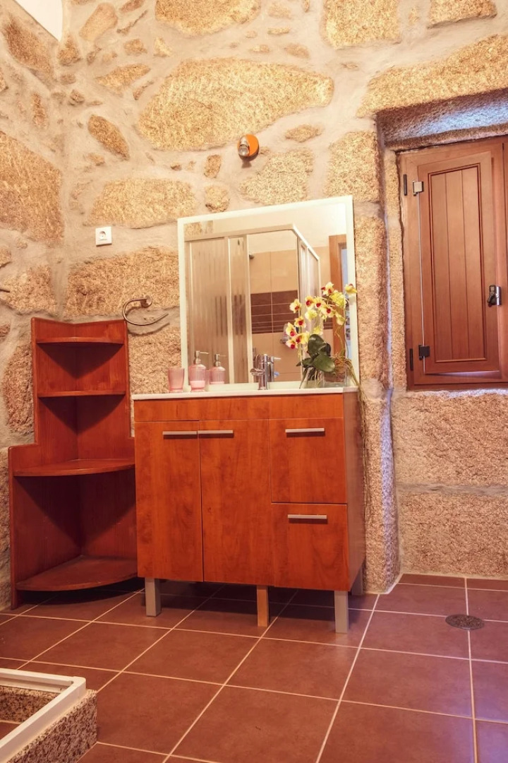 House With 2 Bedrooms in Fornos de Algodres, With Wonderful Mountain View, Furnished Terrace and Wifi Near the Beach