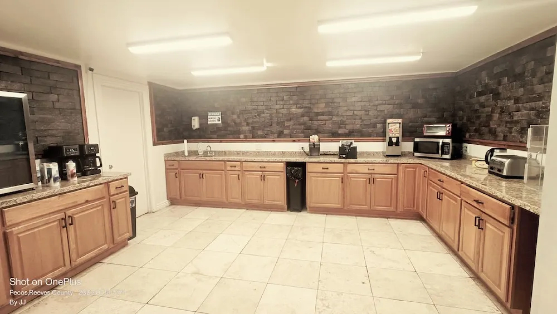 B&J Hotel and Apartment