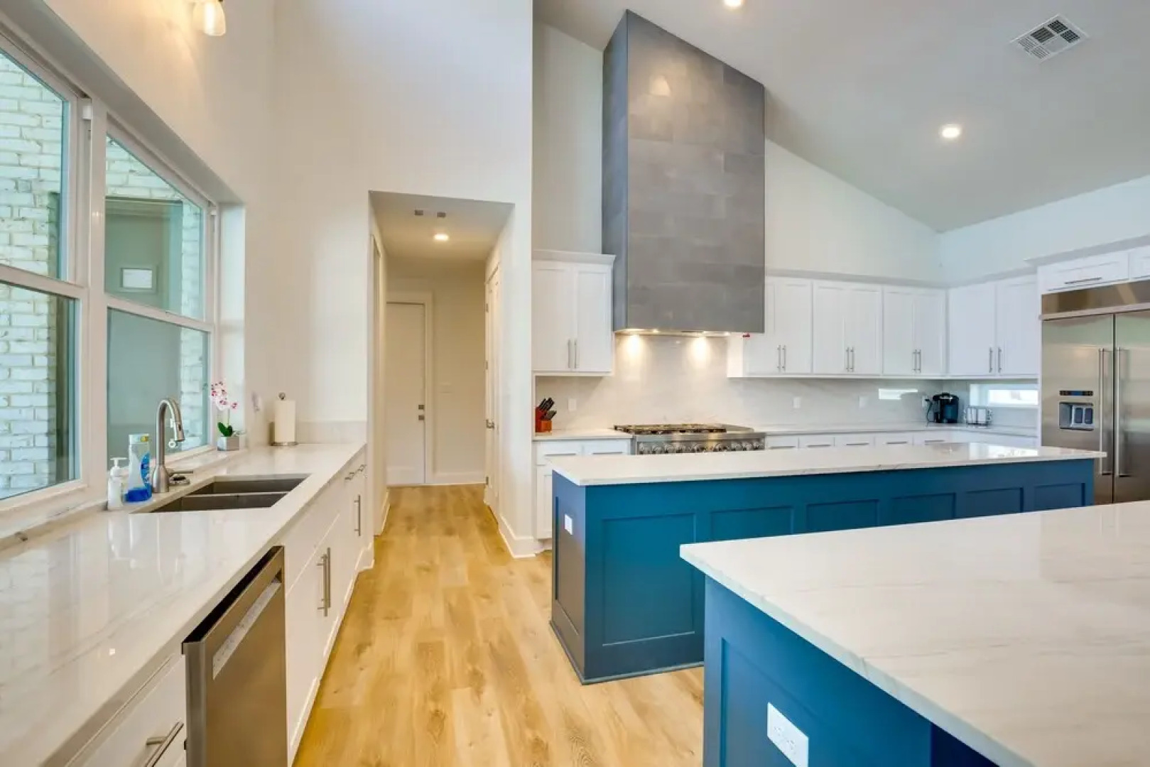 Luxe Waterfront Home in Malakoff w/ Pool + Hot Tub