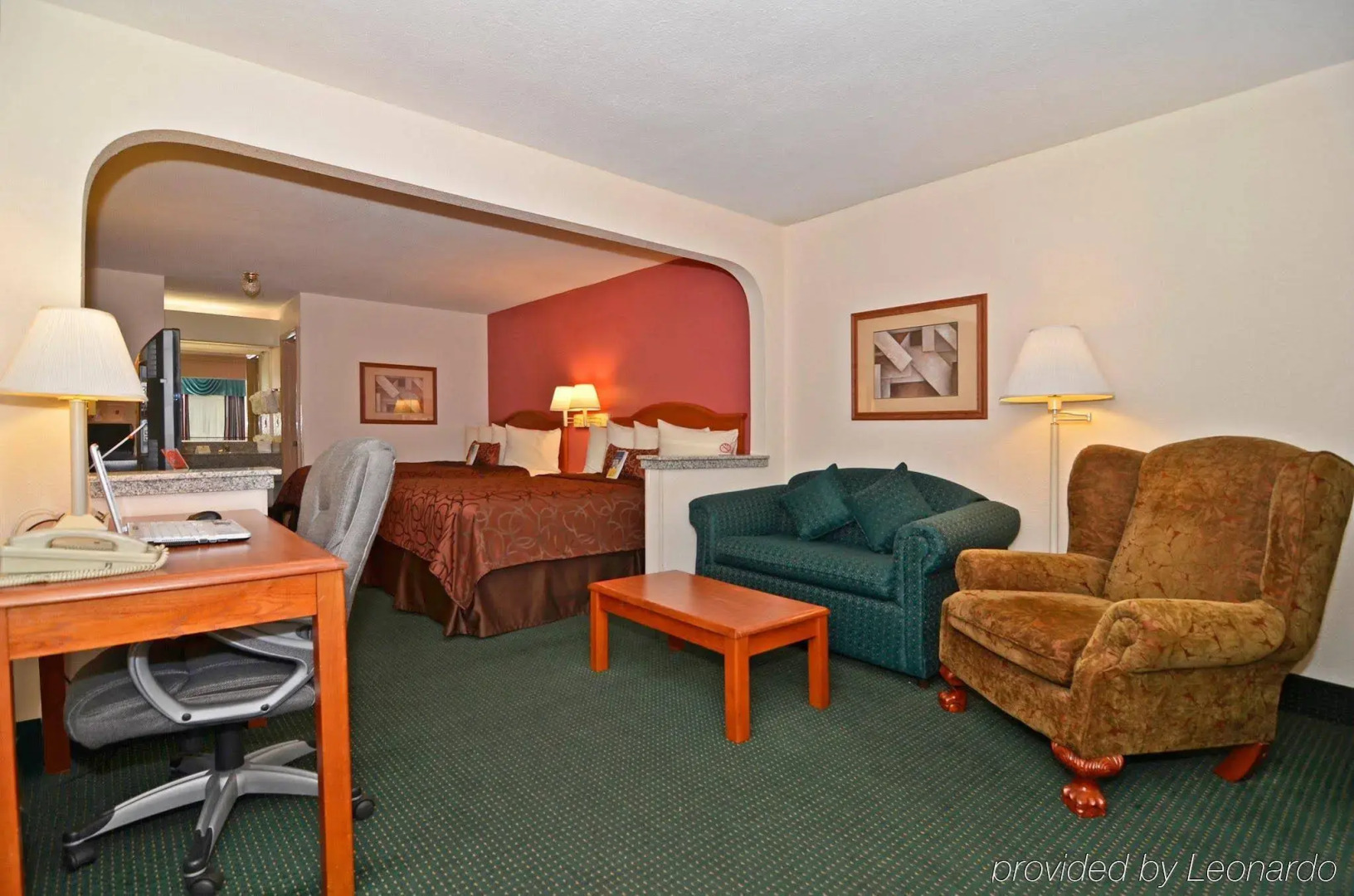 Econo Lodge Inn & Suites Memphis East