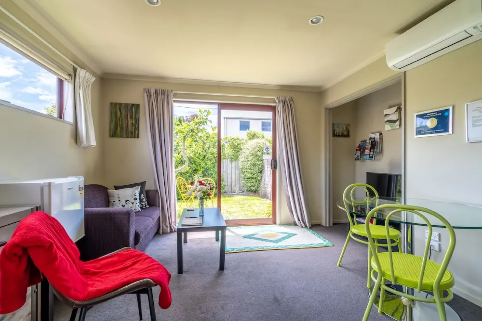 Cosy Contemporary Hideaway