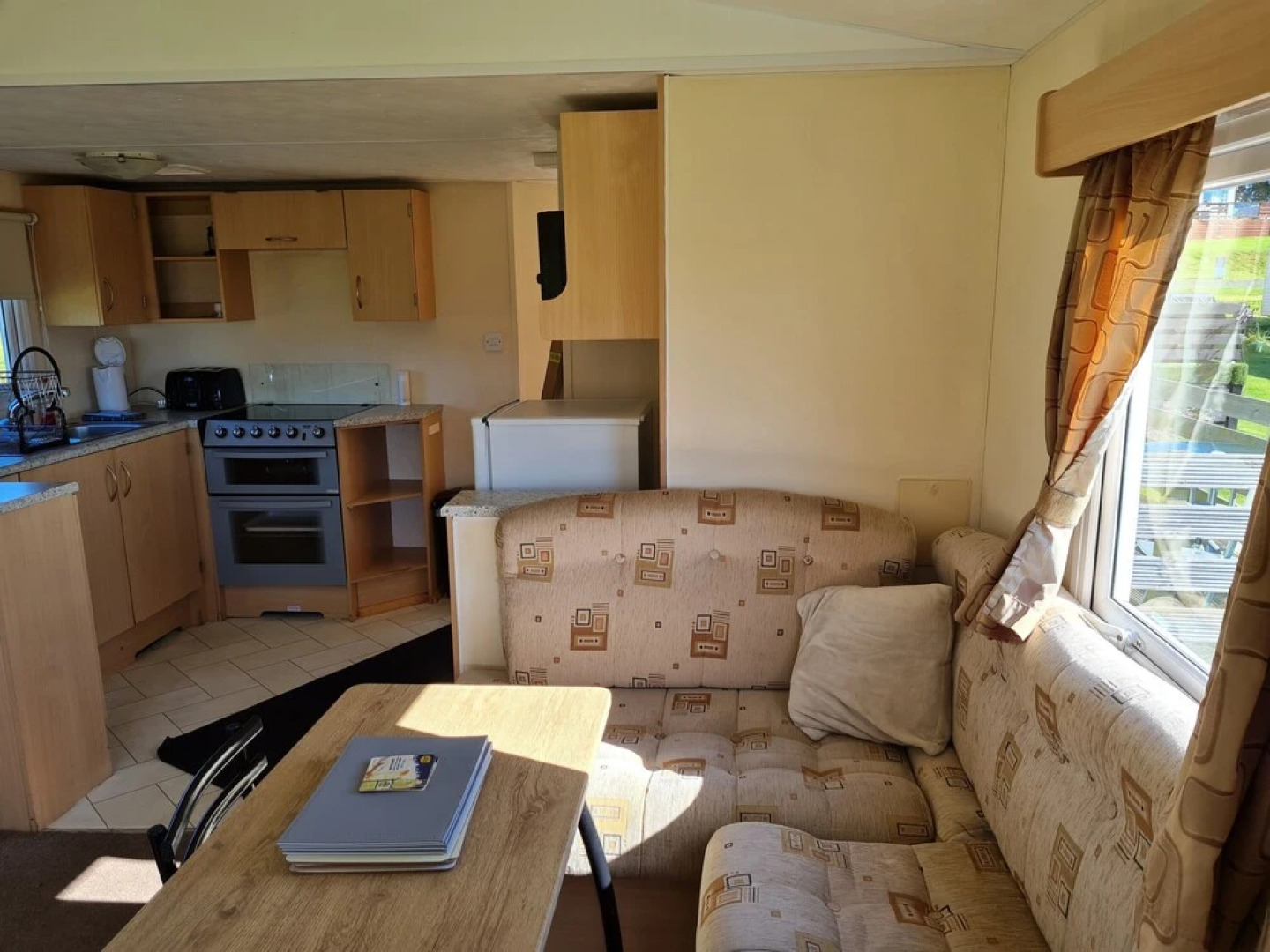 Stunning 3 Bedroom Caravan With Amazing Views