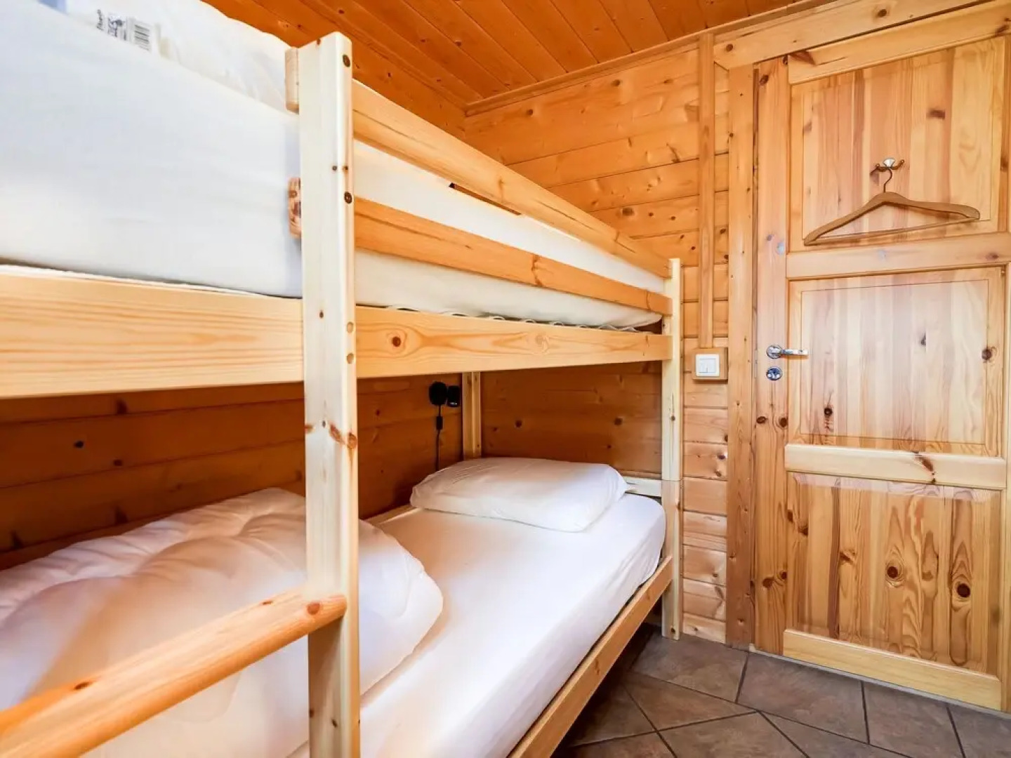 Garden-View Bungalow in Holten near Forest