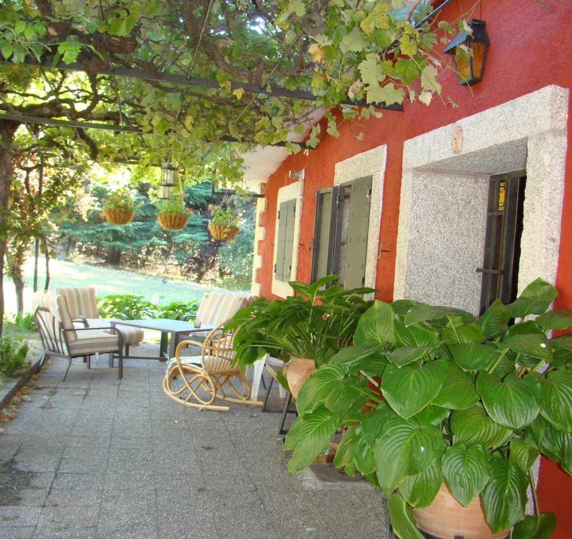 La Casa Roja De El Escorial