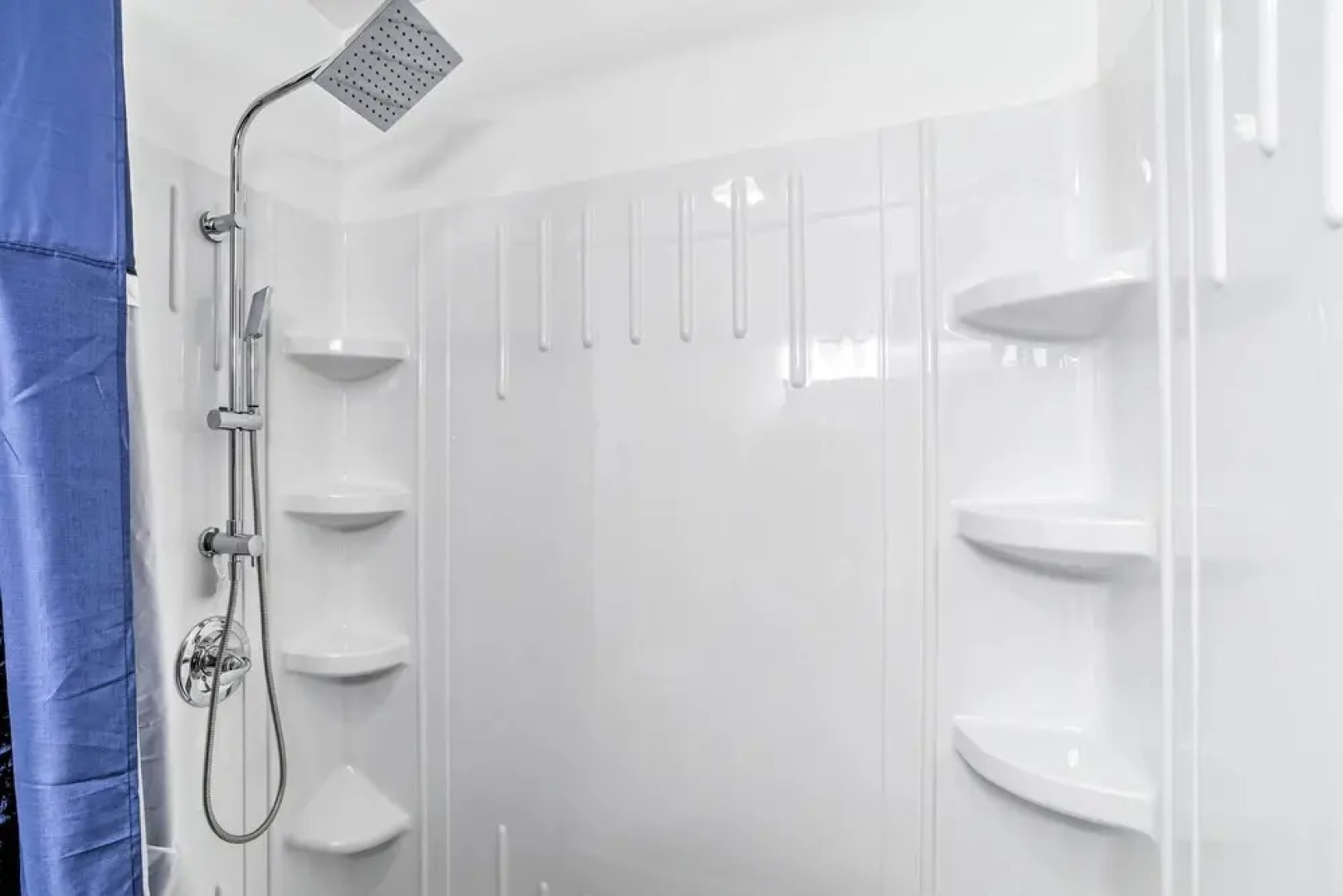 Alturas House w/ Large Front Yard!