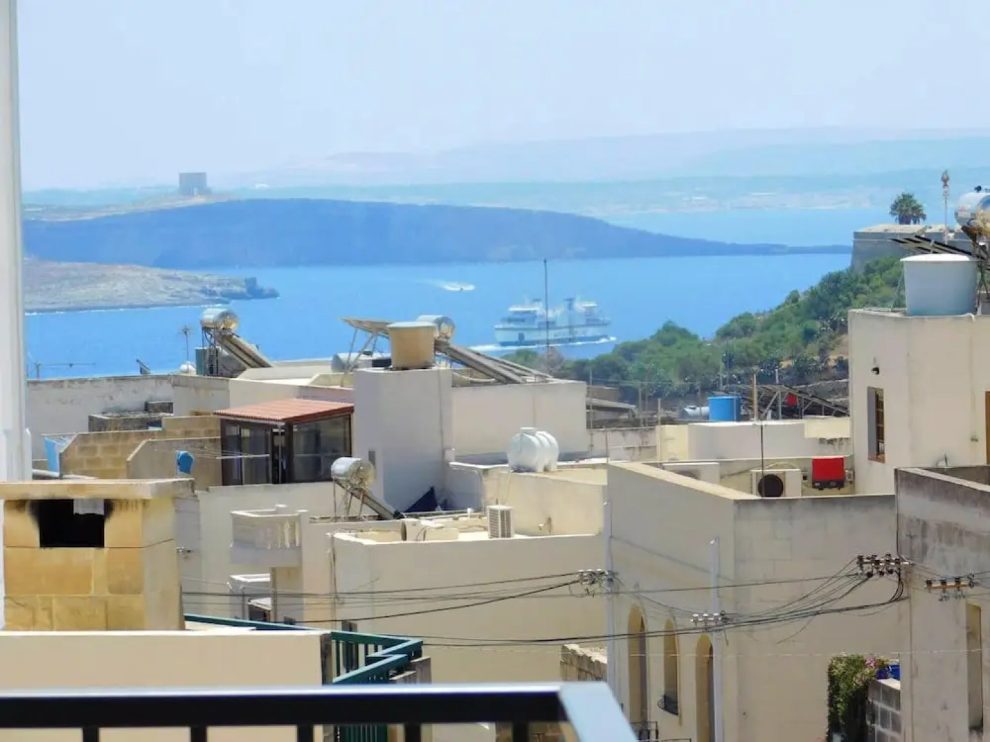 Apartment with 2 Bedrooms in Għajnsielem, with Wonderful Sea View, Furnished Terrace And Wifi