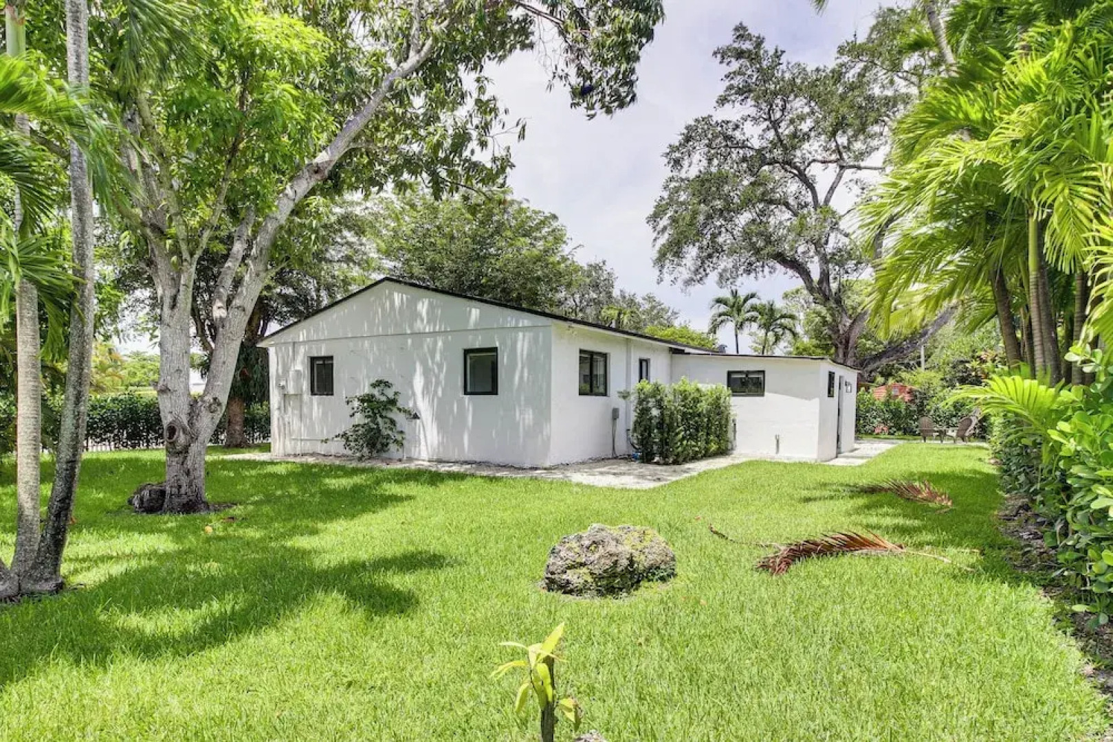 5 Mi to Beach: Group Getaway w/ Yard in Miami
