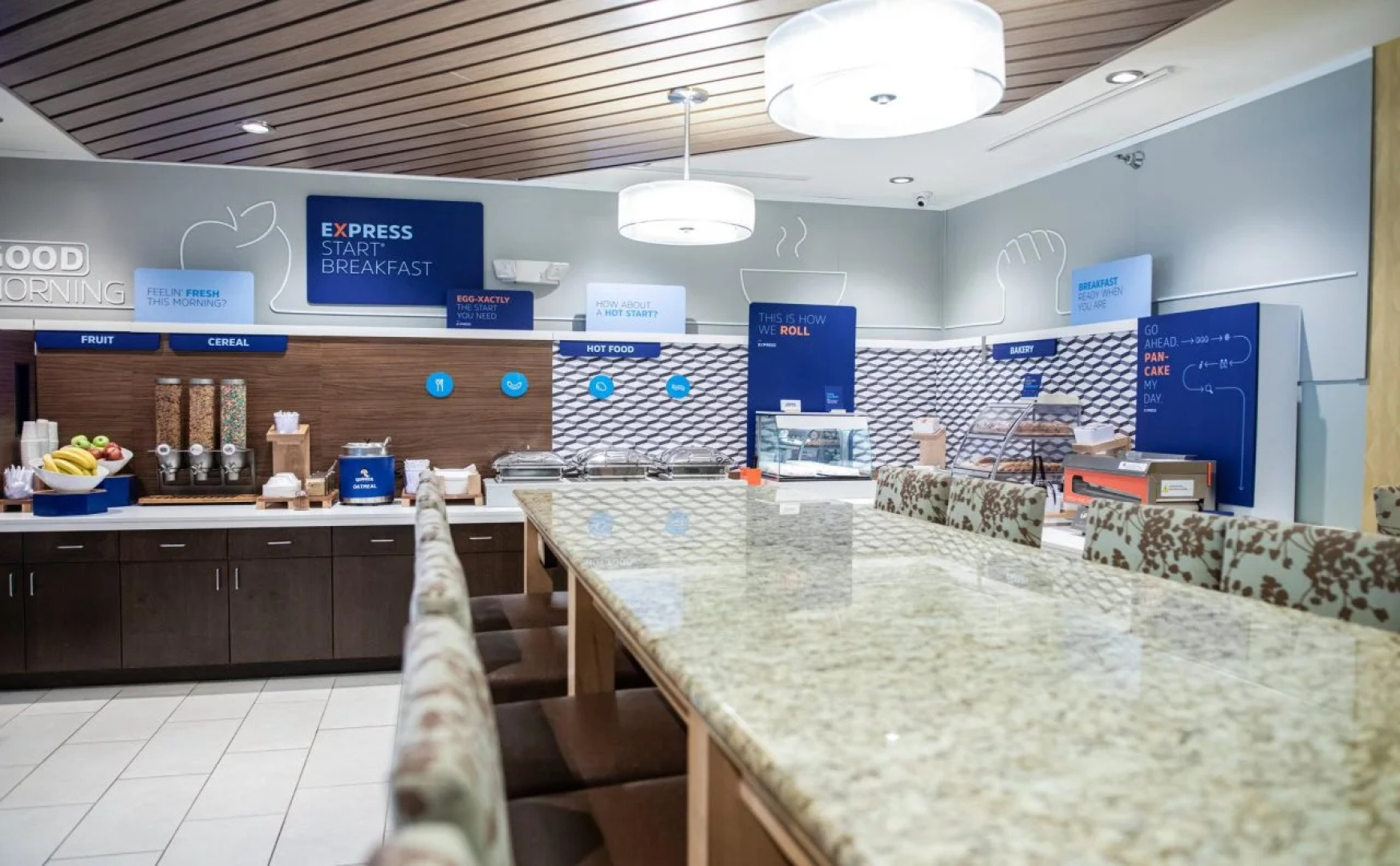 Holiday Inn Express & Suites Chicago-Libertyville by IHG