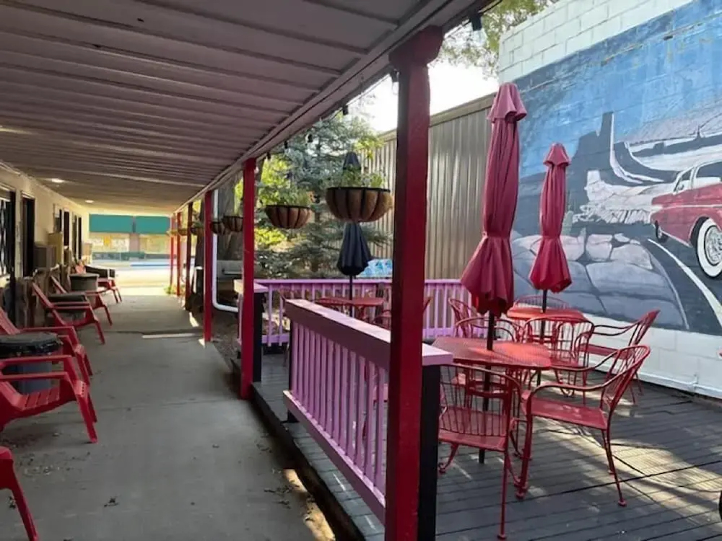 Bobbi's Classic Motel