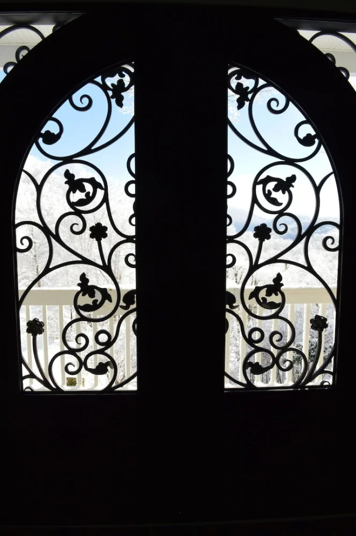 Bald Mountain House Inn at the Wolf Laurel Resort