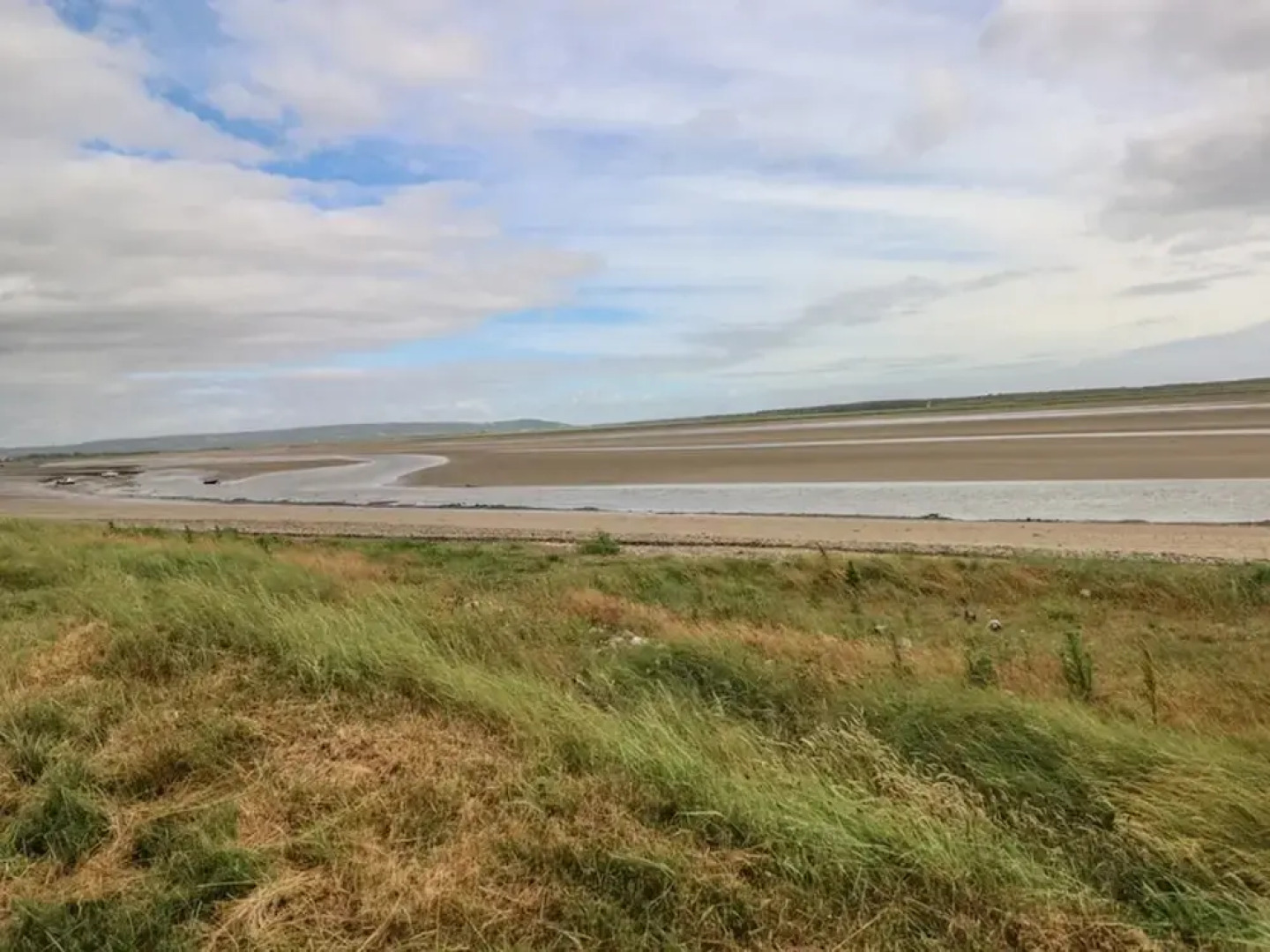 Charming 3-bed Chalet in Kidwelly