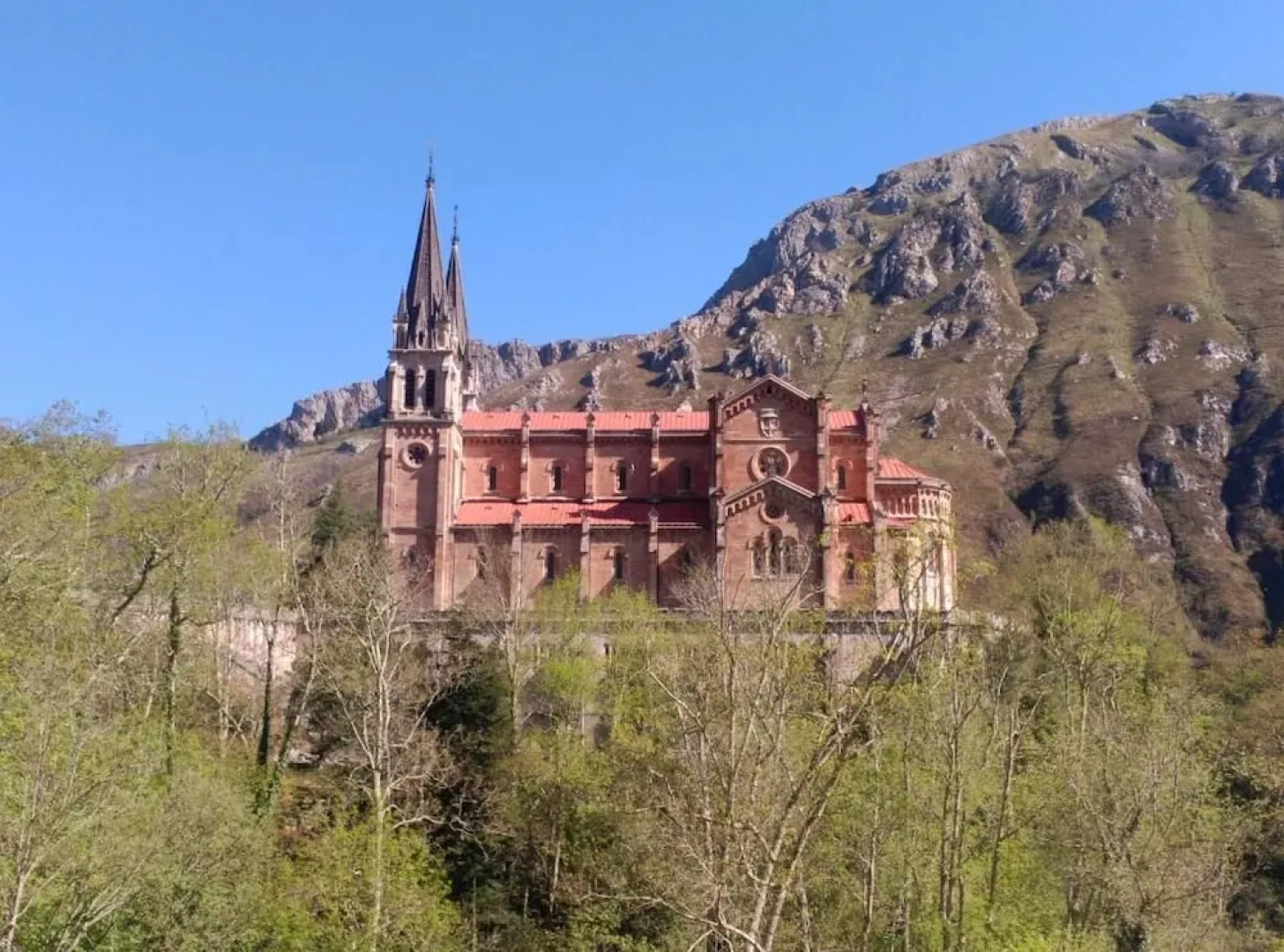 Apartamentos Turisticos Castiello