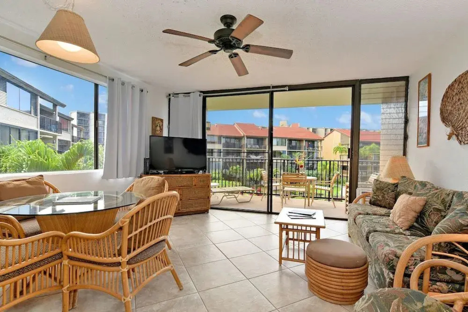 Papakea G301 by RedAwning