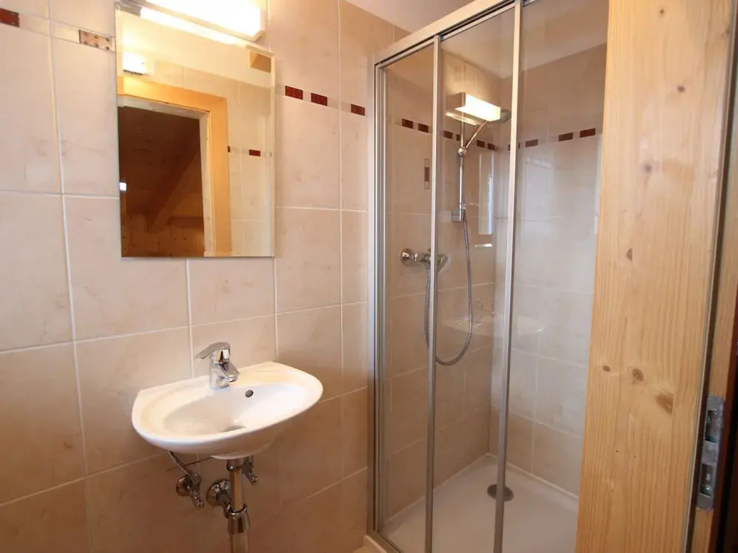 Luxury Chalet with Hot Tub in La Tzoumaz