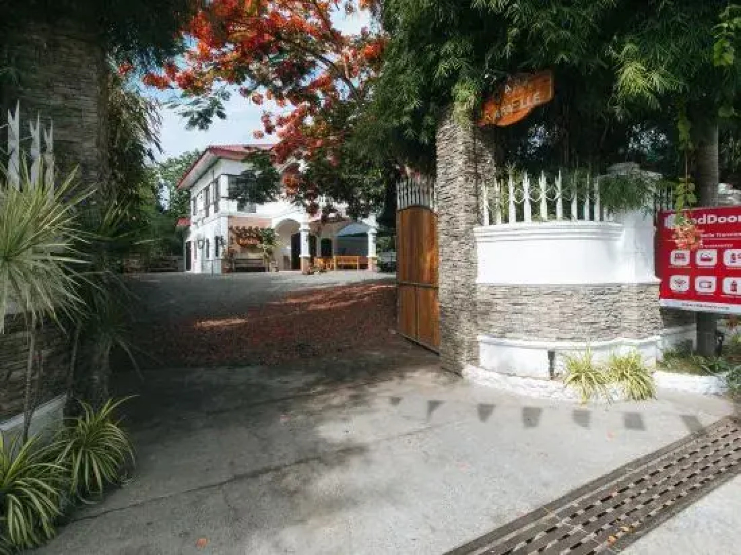 Reddoorz @ Casa Rafaelle Transient Ilocos Sur