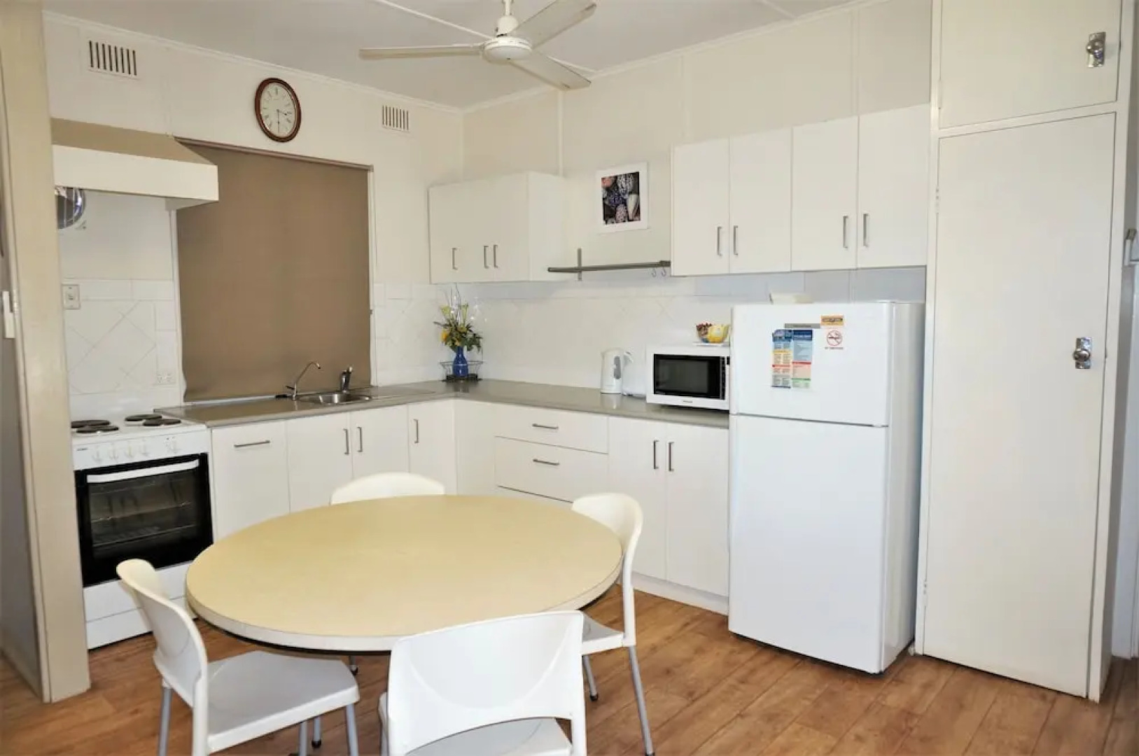 Getaway Villas Unit 3 - 3 Bedroom Self-Contained Villa with a Deck