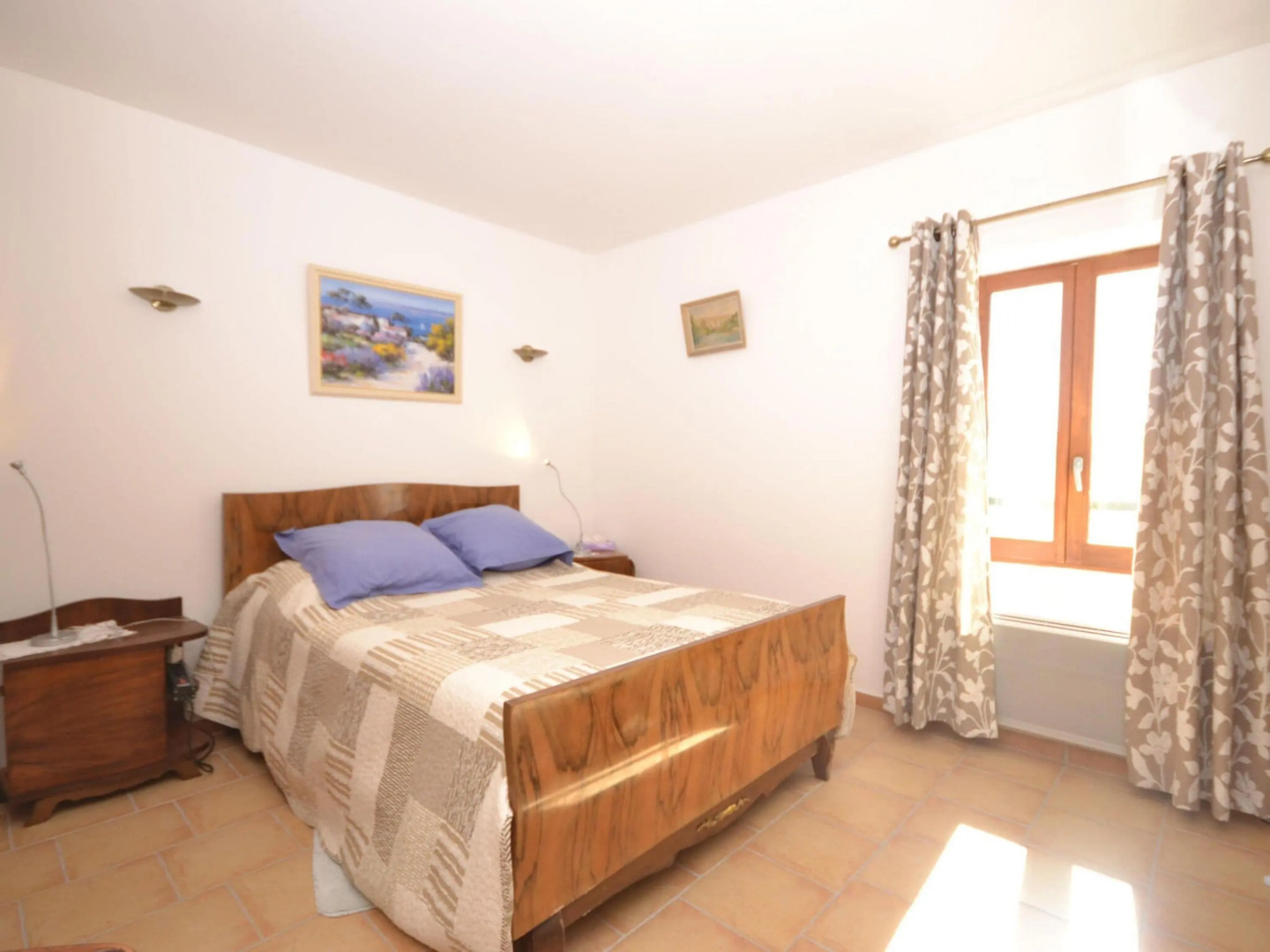 Beautiful holiday home with enclosed, private swimming pool near the village of Aubais.