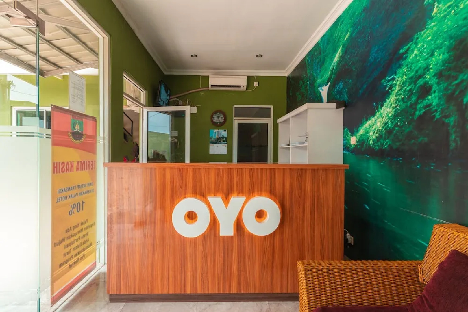 OYO 2306 Trans Hotel