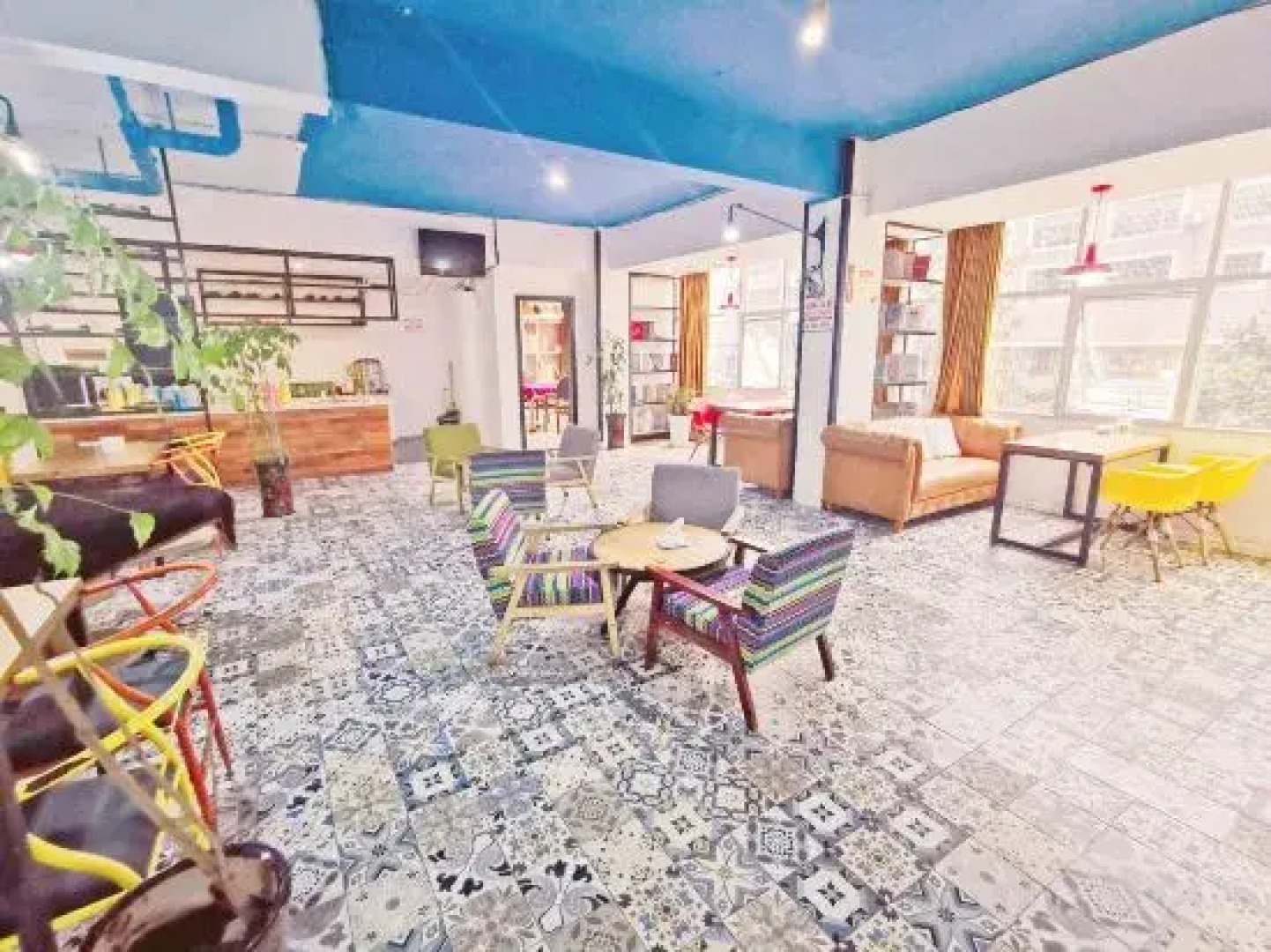 Huaying Qianli Express Hotel